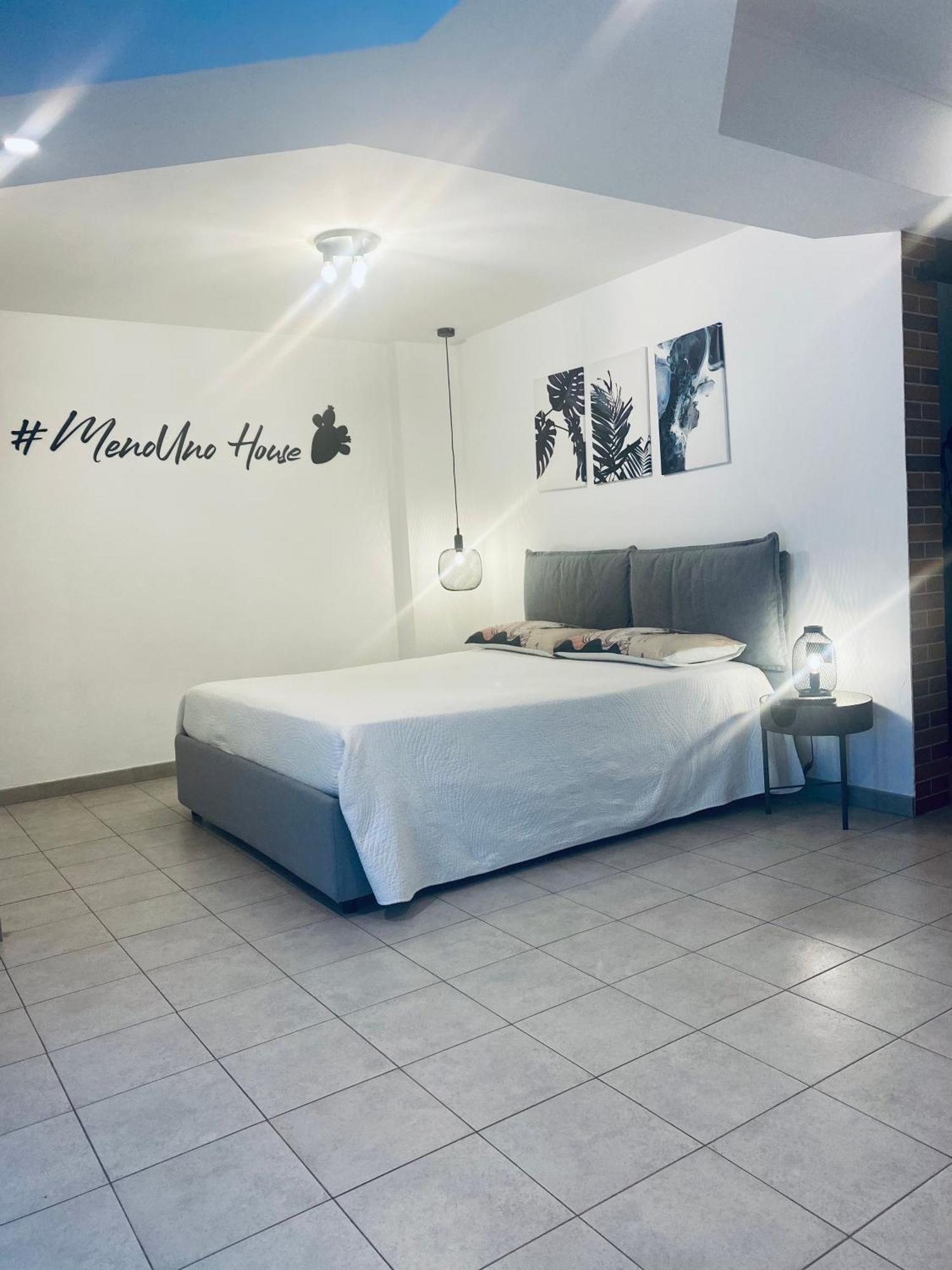 Menouno House Crispiano
