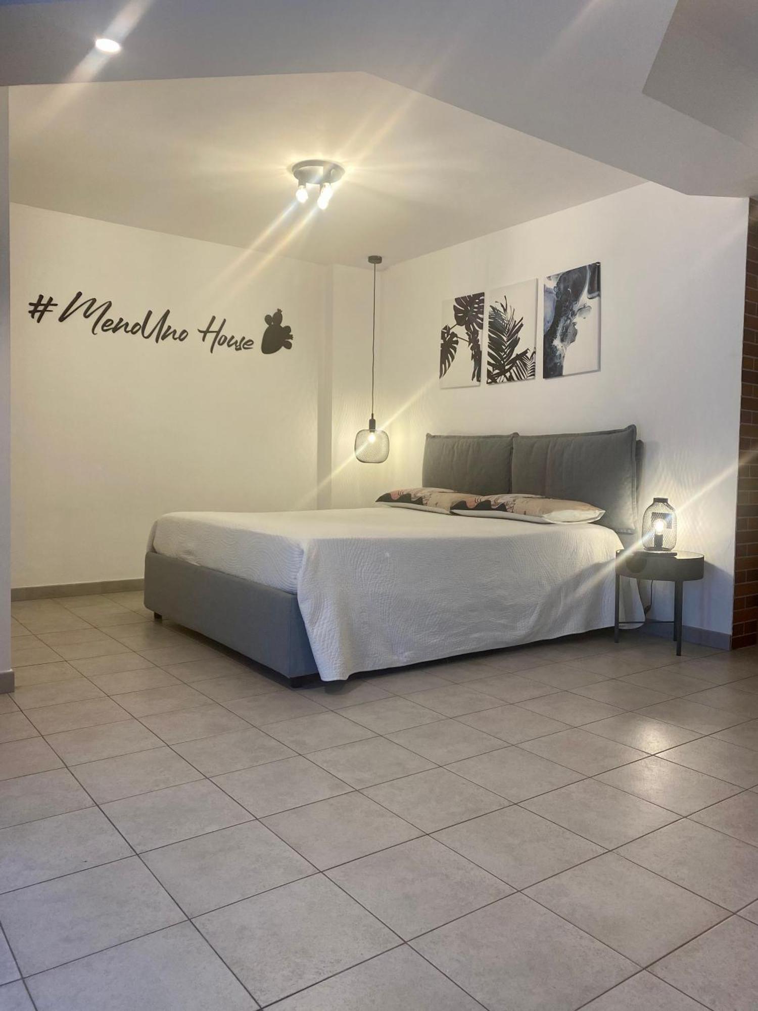 Menouno House Apartamento *