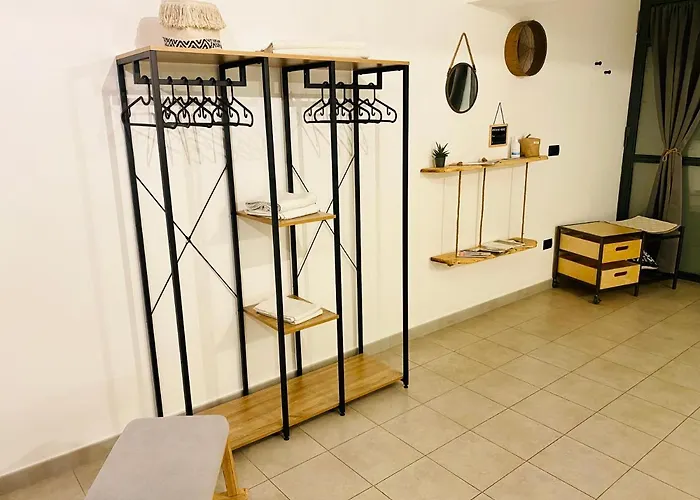 Menouno House