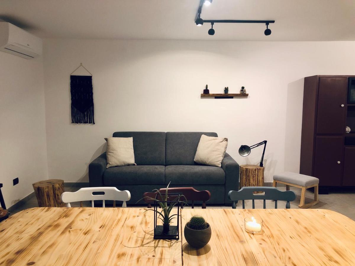 Menouno House
